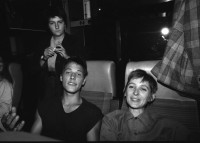 Image of sheet 19870280 photo 34: Besuch mit Grafikklasse ZHDK an der Documenta in Kassel. mit Ilia Vasella,  Gabi, Iren Vögeli, Laurent Goei, Tobias Eugster, Daniela Venegoni. Thomas. Lehrer Ossi ( Video Skulptur von Fabrizio Plossis Materia Prima. in Farbe.) Motorräder verschwinden in Erde. Gemalte Pissoir in Unterführung. Plakate an Hausmauern. Schweiz Deutschland Germany 1987