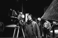 Image of sheet 19870300 photo 28: Der Schweizer Filmemacher Samir während  den Dreharbeiten für Filou, Schlieren, Zürich, 1987.