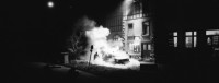 Image of sheet 19870310 photo 4: frtsg. 870300 Dreharbeiten Filou von Samir Aldin Polizei Fahrzeug in Flammen. T-MAX 1600 Zürich Kreis 5 1987 √