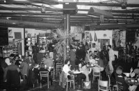 Image of sheet 19870400 photo 14: Restaurant Ziegel oh Lac Rote Fabrik, Zürich 1987.