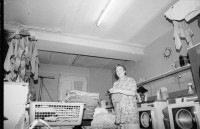 Image of sheet 19870400 photo 34: J