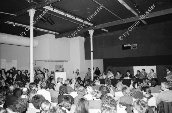 Image of sheet 19870400 photo 5: Juden Jüdische Woche in der Roten Fabrik mit Rotschild, Stadträtin Ursula Koch, Kuhn, Osterwalder. 
Cafeteria Restaurant Ziegel oh Lac Rote Fabrik 
Portrait Waschsalon von Herr und Frau Köbi und Alice Müller an der Zinistrasse im Kreis 4 Aussersihl Für Nizza mit Thomas Hämmerli Haemmerli Tomi Nr. 36
Zürich  Schweiz Switzerland Europe 1987