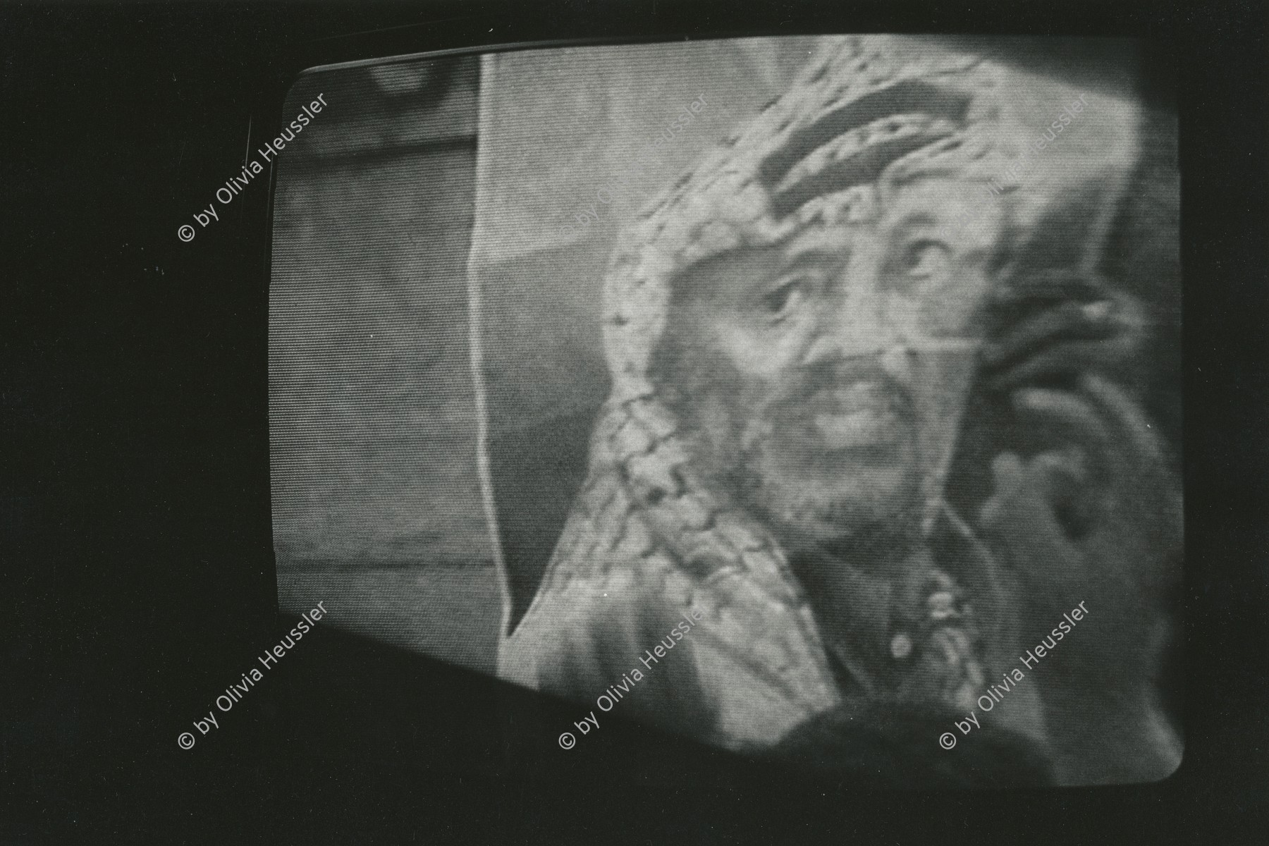 Image of sheet 19880060 photo 32: Der Führer der palästinensischen Al-Fatah Yassir Arafat in einer Sendung im TV DRS. Schweiz, Zürich. 01.88 1988 √ leader of palestinians palestine Ramallah 
© 1988, OLIVIA HEUSSLER / WWW.CLIC.LI