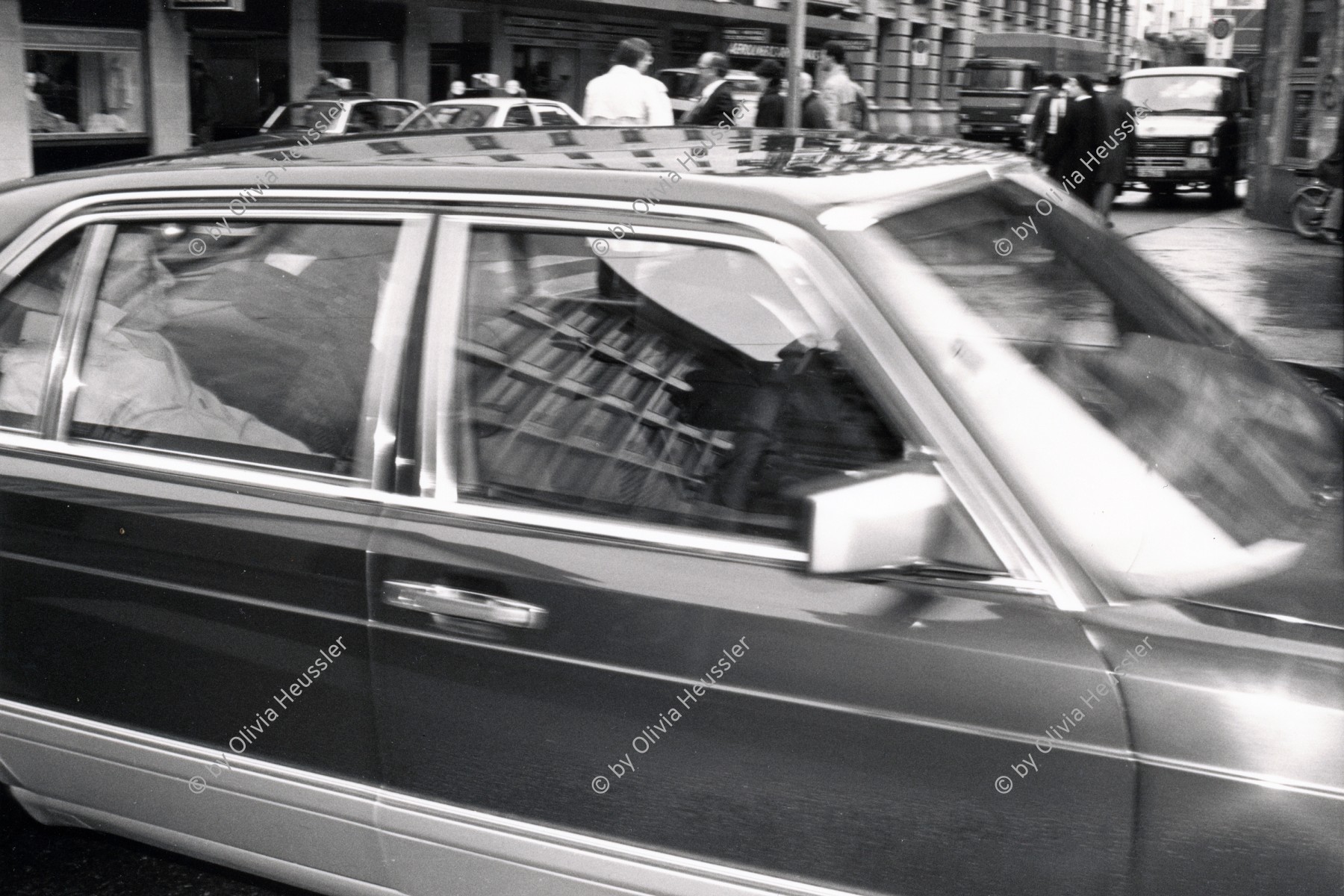 Image of sheet 19880280 photo 23: Am Paradeplatz
Mercedes Benz. Bahnhofstrasse Zürich 1988 √