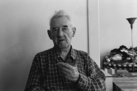 Image of sheet 19880440 photo 26: Der Künstler Richard Paul Lohse, Gartenstrasse in Zürich, 1988.
Richard Paul Lohse (September 13, 1902, Zurich - September 16, 1988, Zurich) was a Swiss painter and graphic artist and one of the main representatives of the concrete and constructive art.
