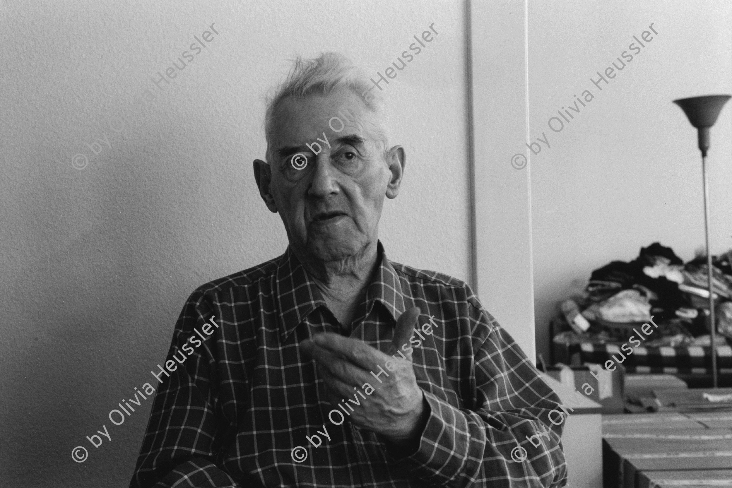 Image of sheet 19880440 photo 26: Der Künstler Richard Paul Lohse, Gartenstrasse in Zürich, 1988.
Richard Paul Lohse (September 13, 1902, Zurich - September 16, 1988, Zurich) was a Swiss painter and graphic artist and one of the main representatives of the concrete and constructive art.