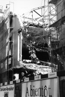 Image of sheet 19880451 photo 17: 880451 Das ehemalige Kino Apollo an der Stauffacherstrasse in Zürich wird durch Schweizerische Bankgesellschaft SBG, heute UBS abgerissen 1988 Zürich √ Schweiz Swiss Switzerland cinema abriss demolition
Aussersihl Kreis vier 4