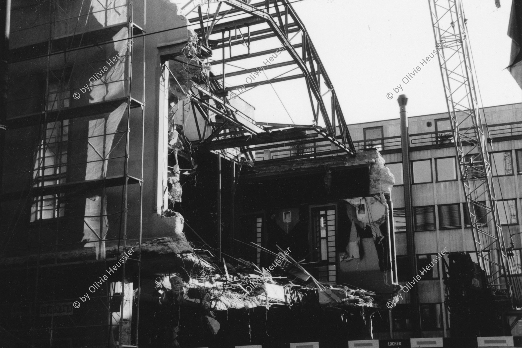 Image of sheet 19880451 photo 8: Stühle Kinosaal Klappstühle chairs Schweiz Swiss Switzerland cinema abriss demolition Aussersihl Kreis vier 4