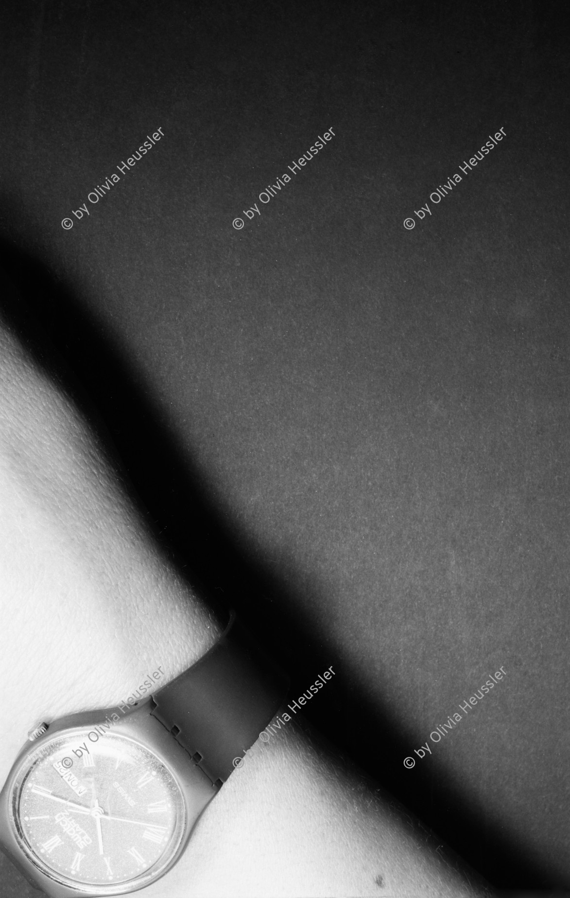 Image of sheet 19880463 photo 3: Uhr watch Swatch 4 x 5 Inch Sinar 1988 Zürich Schweiz Schweiz Switzerland Swiss  watch Armbanduhr
© 1988, Olivia Heussler √