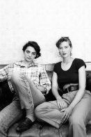 Image of sheet 19880540 photo 1: Portrait Erismannhof √ Kreis 4 vier Aussersihl Zürich Schweiz Switzerland Europe women Frauen

© 1988, Olivia Heussler