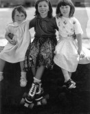 Image of sheet 19880600 photo 4: Portrait Kinder im Erismannhof 4 x 5 Inch Sinar Zürich 1988 √ Alma zunge rausstreckend tongue girls Mädchen
Aussersihl Kreis vier 4 Schweiz Switzerland swiss Schweizer Europe