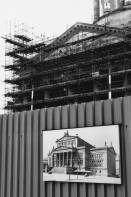 Image of sheet 19880691 photo 23: Das Konzerthaus in Berlin wird renoviert, 1988.
An der Schutzwand während dem Umbau und der renovation, hängen Plakate wie sie nachher aussehen soll. Berlin Ost Deutschland 
east germany GDR German Democratic Republic sculpture