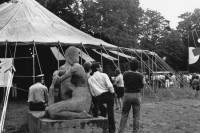 Image of sheet 19880691 photo 35: 'Lieber Sonne im Herzen' Liedersommer der FDJ Freie Deutsche Jugend auf der Insel der Jugend, Ost-Berlin DDR, 1988.
east germany art artist GDR German Democratic Republic sculpture