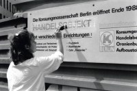 Image of sheet 19880693 photo 14: GDR DDR Deutschland Ost Ostdeutschland Ostberlin 1988
√ Plakat malen werbung publicity Berlin