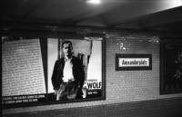 Image of sheet 19880693 photo 30: Eingang der alten Synagoge in Berlin. Tacheless Kulturzentrum von hinten. Mit Bauwand und Wandmaleriei. Baugerüst noch Christiane Barckhausen und Astrid Leuthart (Radio) Alexanderplatz Portrait Ralf Bartholomäus. Galerist Weisser Elephant. Mann in Fahrzeug Maschine spritzt die Pflanzen auf dem Alexanderplatz. Der Mann sitzt im Gefährt und hält den Schlauch aus dem fahrenden Tankwagen. GDR DDR Deutschland Ost Ostdeutschland Ostberlin 1988