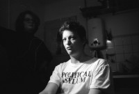 Image of sheet 19880870 photo 23: Portrait Antonio Turok der mexikanischer Photographer Photography Fotograf. Ich schenkte ihm ein T-Shirt
 'Political Asylum'. In meiner Küche im Erismannhof. Ich schneide ihm seinen Zopf. Im Stray Cats trinken wir Champagner .alles Leica M4 Test Zürich Aussersihl Kreis vier Switzerland housing