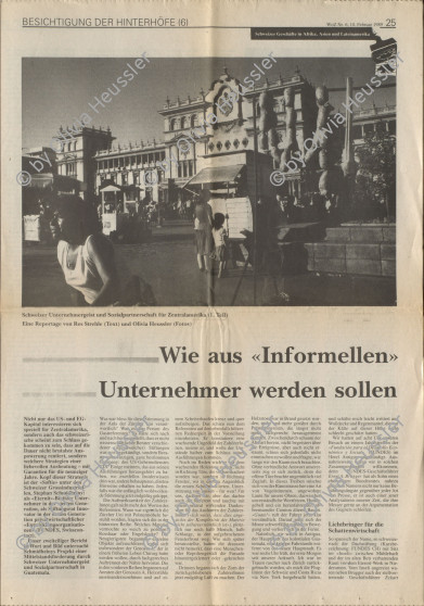 Image of sheet 19881000 photo 12: Markt verkäuferin Mit Würsten auf der Plaza de Gobierno Guatemala City. 12.88 1988 √ 
market saugage Würste meat Fleisch Regierungs palast platz woman verkauf young 
Aus: Besichtigung der Hinterhöfe/rpv WOZ
Out of: From time to time  / Von Zeit zu Zeit