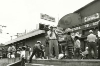 Image of sheet 19881020 photo 7: Strassenszene in Guatemala City, 1988. Gehsteig Passanten indiegene indigena indios