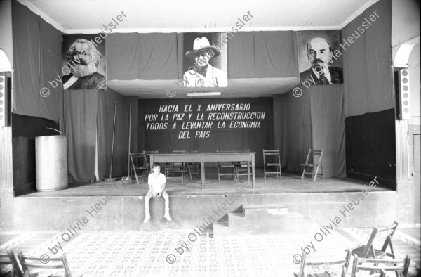 Image of sheet 19881100 photo 36: Marx Sandino und Lenin hängen in der Central Sandinista de Trabajadores, (CST). Gewerkschaft Managua 1988