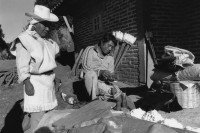 Image of sheet 19881110 photo 22: Zum Jahresende wird ein Fest mit Feuerwerken vorbereitet, Mexico, San Juan de Chamula 1988. Indios √