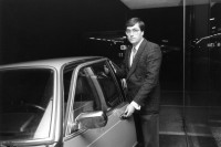 Image of sheet 19890130 photo 6: frtsg. 890131 Auto partei Präsident Kanton Solothurn mit seinem BMW. Portrait. Schweiz Switzerland car party political √