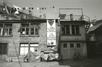 Image of sheet 19890160 photo 24: Aussersihl Kreis vier 
Zürich Hausbesetzung 1989 √ Wohnungsnot Besetzung housing occupied house Banner