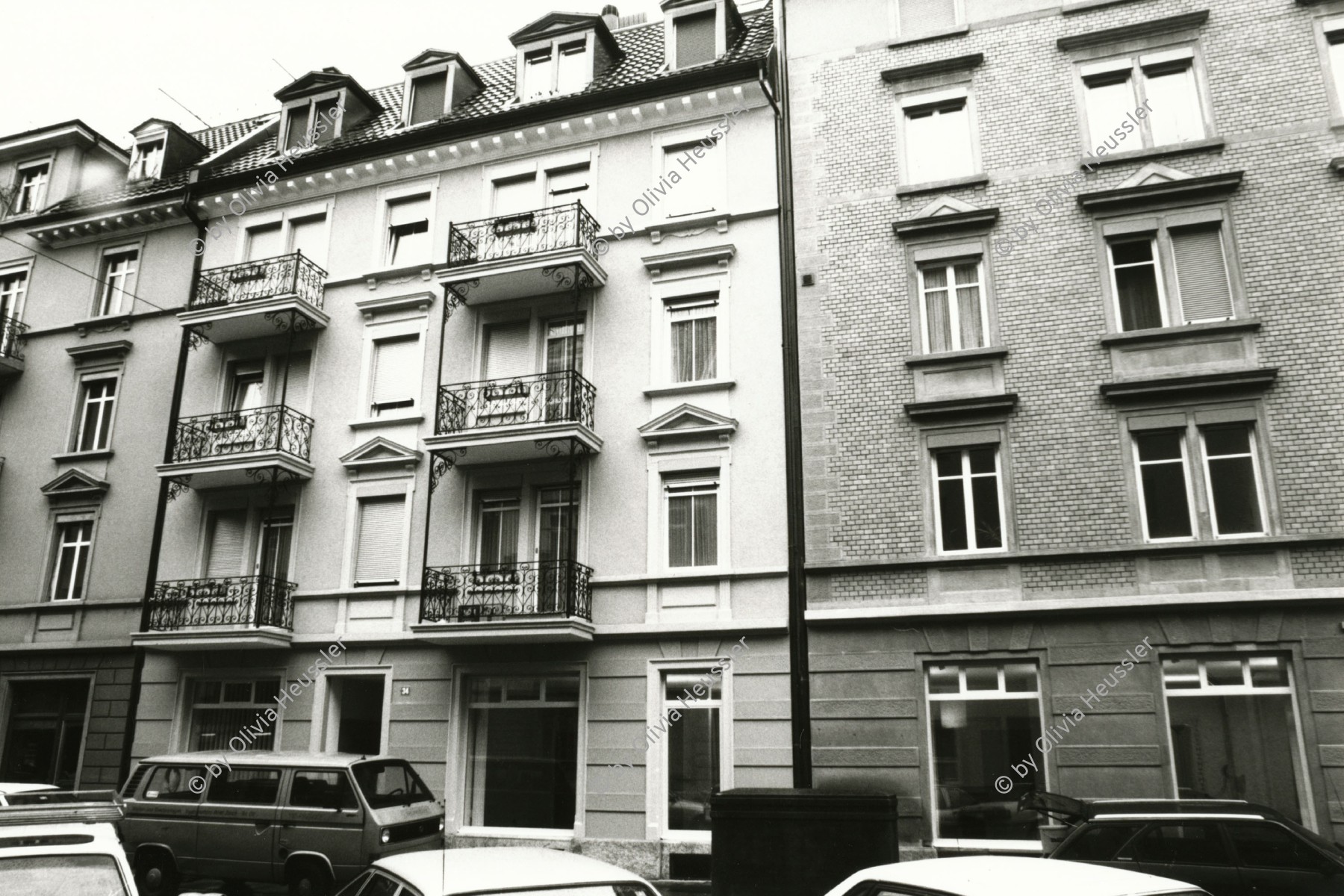 Image of sheet 19890190 photo 13: Frisch renoviertes Haus an der Klingenstrasse Wohnungen. Zürich 1989 Wohnen Wohnungsnot √ Kreis fünf WOGENO 5