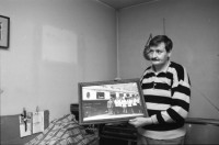 Image of sheet 19890210 photo 0: frtsg. Portrait 890200 Hellmutstrasse 12 für SI Renato Mazzone, Pietro Rinaldo, Rocco Caldo, haben alle von Herrn von Känel (der Thuner Spekulant nahm sich später das Leben) die Kündigung erhalten. 
Josefstrasse, 25 /27 Projekt Bührle. Hellmutstrasse von hinten. Nietengasse Besitzer Albert Wirz Zürich Kreis 4 Aussersihl 1989
Wohnungsnot Wohnen vier Schweiz Switzerland Europe