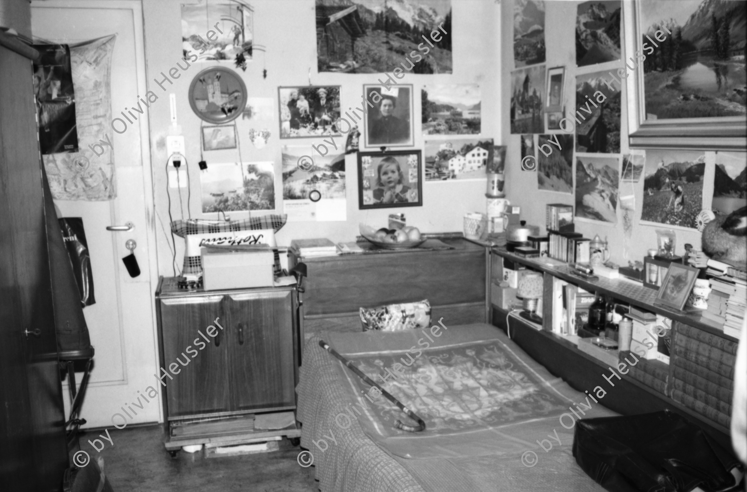 Image of sheet 19890220 photo 27: Hellmutstrasse Kreis 4 vier 989 Wohnen Wohnungsnot
Schweiz Switzerland Europe Portrait