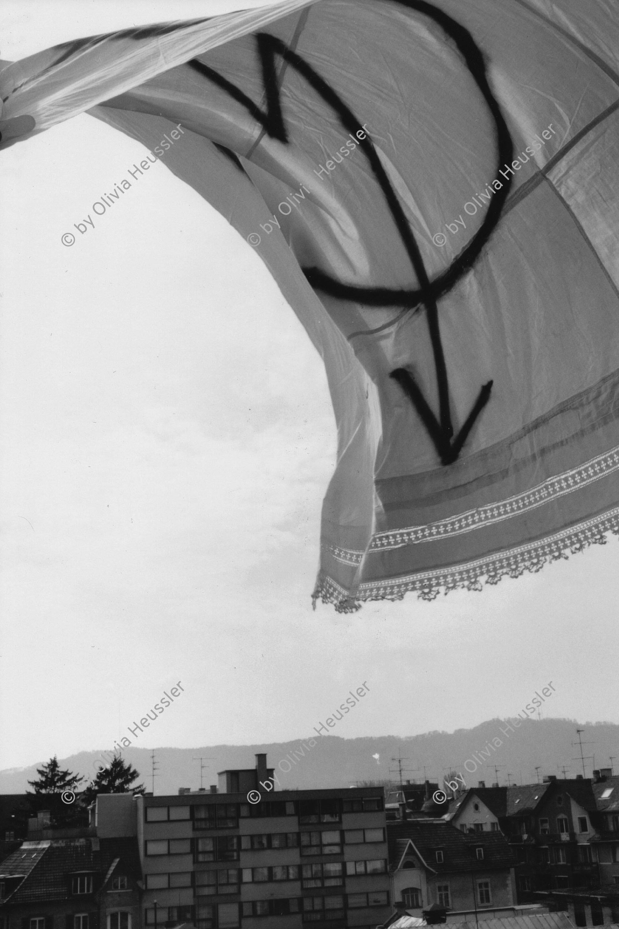 Image of sheet 19890330 photo 33: Wohnungsnot Besetzung Zürich Kreis 8 acht Seefeld Zürich 1989 √