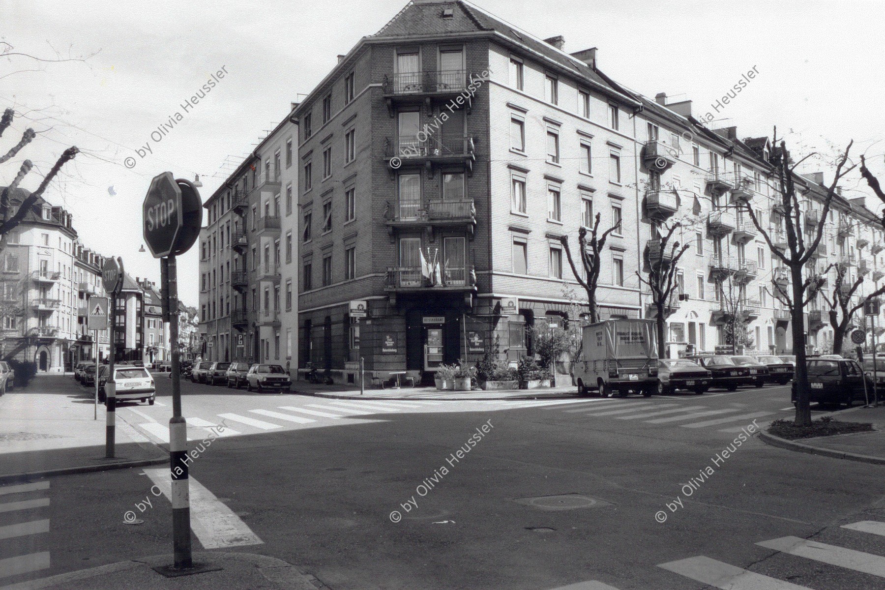 Image of sheet 19890340 photo 17: Die Heinrichsburg an der Heinrichstrasse, Zürich 1989. Schweiz Housing independent house occupation Switzerland swiss
Switzerland Europe Comunity Genossenschaft Architektur
© 1989, by OLIVIA HEUSSLER / www.clic.li