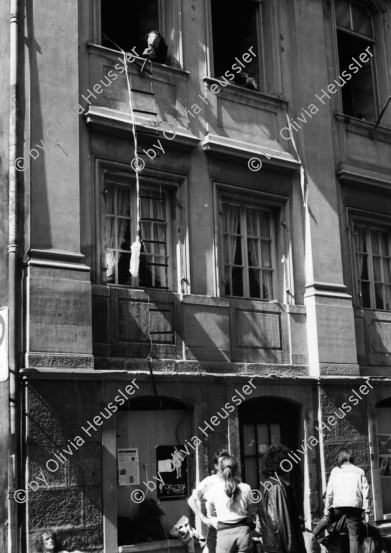 Image of sheet 19890400 photo 9: Besetzung des Theater am Neumarkt, Zuerich 1989. Megaphon Protest Kreis 1 eins, Zürich Schweiz. asyl politics politik Swiss Switzerland Europe