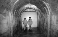 Image of sheet 19890410 photo 23: Nordostschweizerische Kraftwerke NOK feiern ihr 70 ig Jahr Bestehen. 
Die Nordostschweizerische Kraftwerke AG (NOK) tritt ab 1. Oktober 2009 neu unter dem Namen Axpo AG auf. 

Einladung für Presse in Beznau und Löntsch Glarnerland. Druckwasser Stollen. Elektrizitätswerk. Aischa schläft in besetztem Haus  limmatstr. 117  Erismannhof während Umbau. 1989 Zürich