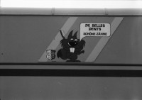 Image of sheet 19890420 photo 0: Däne Daniel Salzgeber und Mäse Spalinger Cathys Bauch als Zigarettenraucher In. Chemie Fabrik Lonza. Im Appenzell Ausserrhoden marschieren die Männer zum letztenmal an die von ihnen allein bestimmte Landsgemeinde. Sie tragen Dolche am Gürtel. Auch im Schaufenster der Bäckerei liegt ein Säbel. Junge Burschen auf dem Weg zur Landsgemeinde in Hundwil. Kanton Appenzell 
Hundwil is a municipality in the canton of Appenzell Ausserrhoden in Switzerland 1989