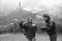 Image of sheet 19890420 photo 2: Däne Daniel Salzgeber und Mäse Spalinger Cathys Bauch als Zigarettenraucher In. Chemie Fabrik Lonza. Im Appenzell Ausserrhoden marschieren die Männer zum letztenmal an die von ihnen allein bestimmte Landsgemeinde. Sie tragen Dolche am Gürtel. Auch im Schaufenster der Bäckerei liegt ein Säbel. Junge Burschen auf dem Weg zur Landsgemeinde in Hundwil. Kanton Appenzell 
Hundwil is a municipality in the canton of Appenzell Ausserrhoden in Switzerland 1989