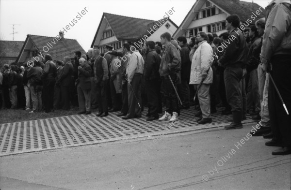 Image of sheet 19890430 photo 10: Landsgemeinde Appenzell 1989

An der Landsgemeinde in Hundwil, Appenzell Aussenrohden, stimmen die Männer zum letzten Mal unter sich ab. 05.89