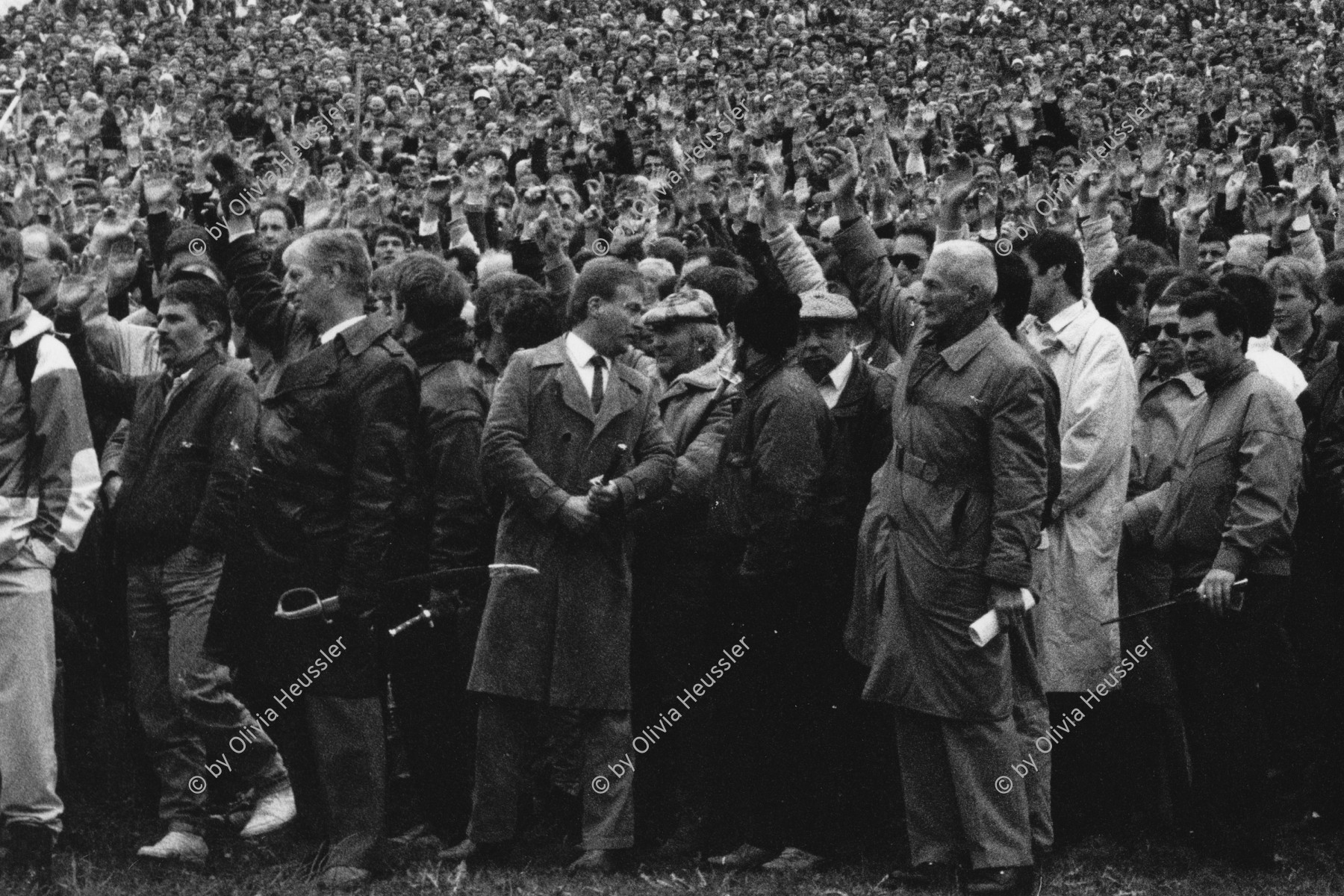 Image of sheet 19890430 photo 33: An der Landsgemeinde in Hundwil, Appenzell Ausserroden, stimmen die Männer zum letzten Mal unter sich ab. Schweiz Switzerland Europe

Men in Kanton Appenzell Ausserroden are voting for the last time without women right to vote. 1989 √ political rights