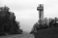 Image of sheet 19890440 photo 9: Briefkästen Hellmutstr. 12. Klingel Bordell. Schindler Lift  Probe Turm bei Luzern. Portrait Martin Blum in Luzern. Küche an der Limmatstrasse 217. Essen. Haareschneiden. Protest Poster 'arrêtons MALVILLE stilllegen' Atom AKW
Olivia. Konzert Fred Frith mit der Japanerin ? in der Roten Fabrik. Am Taktlos. Vogel als Atrappe auf Boot. Zürich 1989 Wohnen Wohnungsnot Besetzung