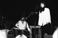 Image of sheet 19890450 photo 11: Fred Frith an einem Konzert mit ? der Japanerin. in der roten Fabrik am Taktlos Festival.