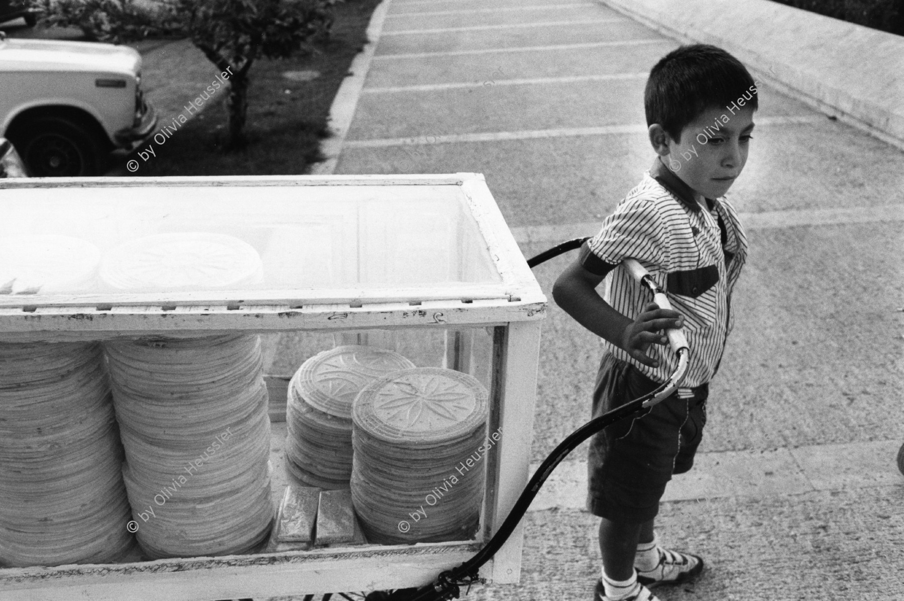 Image of sheet 19890530 photo 31: Kinder arbeit. Tee Plateau. Türkei Istanbul √ 1989