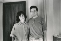 Image of sheet 19890590 photo 21: Im Büro des Türkischen Menschenrechtsverein. In Istanbul . 'INSAN HAKLARI DERNEGI' IHD 
Verschiedene bekannte Angehörige und Personen, die in Haft waren und gefoltert wurden. Türkei 1989 Menschenrechte
Human rights √