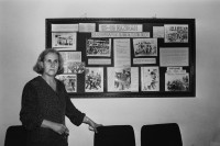 Image of sheet 19890590 photo 7: Im Büro des Türkischen Menschenrechtsverein. In Istanbul . 'INSAN HAKLARI DERNEGI' IHD 

Verschiedene bekannte Angehörige und Personen, die in Haft waren und gefoltert wurden. 
Türkei 1989 Menschenrechte √