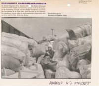 Image of sheet 19890620 photo 11: Türkisch-stämmige Bulgarin nach ihrer Ankunft auf dem Bahnhof in Kapikule, Türkei. 07.89 1989 √
Press archive printed media published with the use of a photography by Olivia Heussler: Annabelle. 

refugees from Bulgaria and original turkish, fled to Turkey. Most of the 300 000 refugees have later returned to Bulgaria becose of lack of work in Turkey. 

copyright by Olivia Heussler