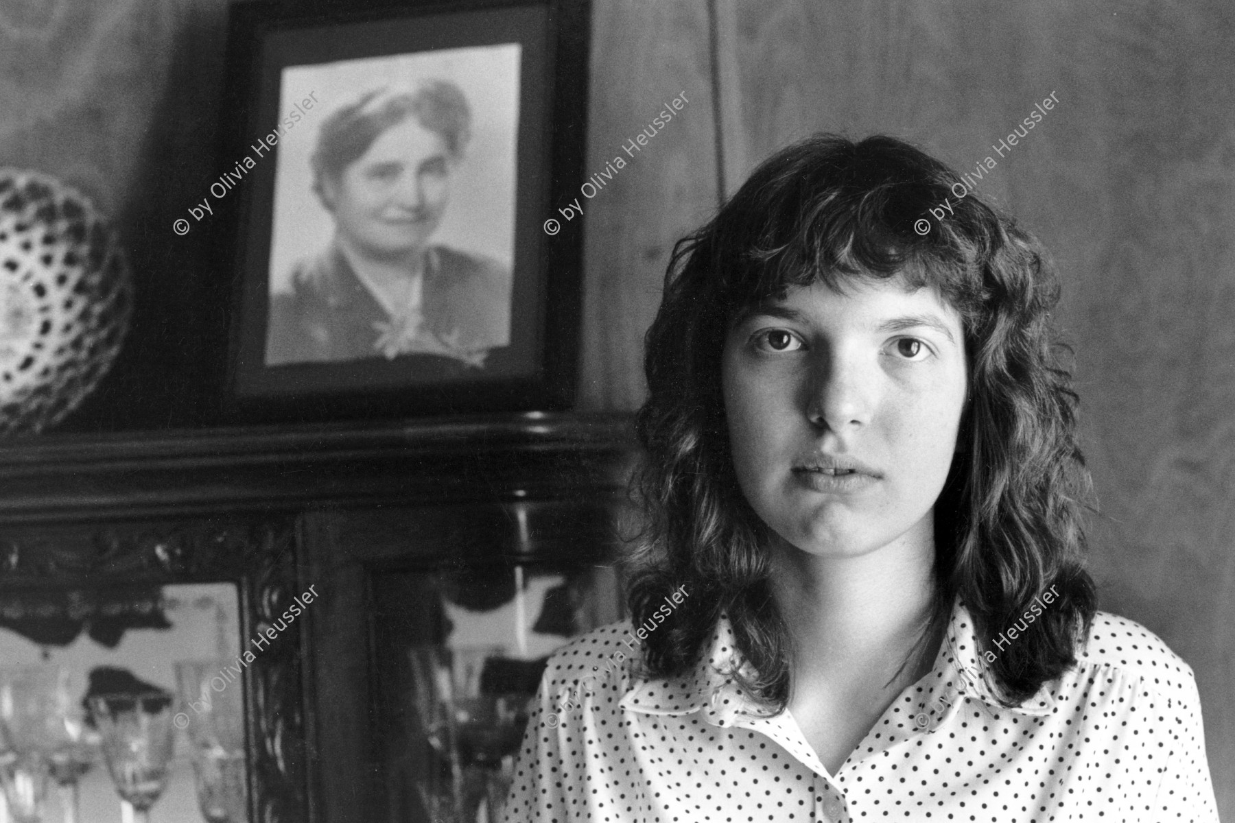 Image of sheet 19890630 photo 24: Portrait Maya Markova.(TA Magazin). Bulgarien Bulgaria 1989 Sofia √ women young girl woman female person east bloc country