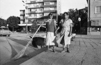 Image of sheet 19890640 photo 20: In Razgrad steht eine Moschee. Viele der Flüchtlinge kommen aus diesem Dorf. Hier ist alles einwenig ausgestorben. Romni Roma Frauen kehren die Strassen. Sie posieren mit langen Besen für mich beide tragen Kopftücher Altes Haus. Neue Wohnsiedlung. Ein Romni Romi Paar flickt Kessel. In einem langen Verfahren. Portrait der Frau. Kurz darauf wurden Maja Wicki und ich von der Polizei fest genommen und auf dem Posten ausgefragt. Die beiden Romni wurden beschuldigt uns belästigt zu haben und wir wurden auf der Stelle vom Taxifahrer, der gezwungen wurde, nach Shumen zurückgefahren. Wir hätten kein Visa für Shumen. Sumen Nur für Sofia
Shumen (Bulgarian: Шумен, also spelled Shoumen or Šumen) is the tenth-largest city in Bulgaria and capital of Shumen Province.