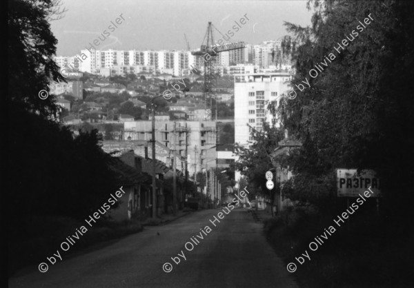 Image of sheet 19890640 photo 6: In Razgrad steht eine Moschee. Viele der Flüchtlinge kommen aus diesem Dorf. Hier ist alles einwenig ausgestorben. Romni Roma Frauen kehren die Strassen. Sie posieren mit langen Besen für mich beide tragen Kopftücher Altes Haus. Neue Wohnsiedlung. Ein Romni Romi Paar flickt Kessel. In einem langen Verfahren. Portrait der Frau. Kurz darauf wurden Maja Wicki und ich von der Polizei fest genommen und auf dem Posten ausgefragt. Die beiden Romni wurden beschuldigt uns belästigt zu haben und wir wurden auf der Stelle vom Taxifahrer, der gezwungen wurde, nach Shumen zurückgefahren. Wir hätten kein Visa für Shumen. Sumen Nur für Sofia
Shumen (Bulgarian: Шумен, also spelled Shoumen or Šumen) is the tenth-largest city in Bulgaria and capital of Shumen Province.