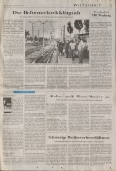 Image of sheet 19890650 photo 35: Bus Nr. 83 Endstation. Die Frauen und Männer gehen zur Arbeit in die Fabriken am Stadtrand von Sofia. Bulgaria Bulgarien 1989 √ Arbeiter worker work train trein station Transport