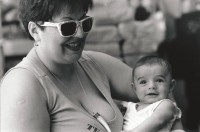 Image of sheet 19890651 photo 20: Mutter mit Kleinkind am Busen. Sofia Bulgaria Bulgarien 1989 √
Baby and mother breast sunglases
© 1989, OLIVIA HEUSSLER / www.clic.li