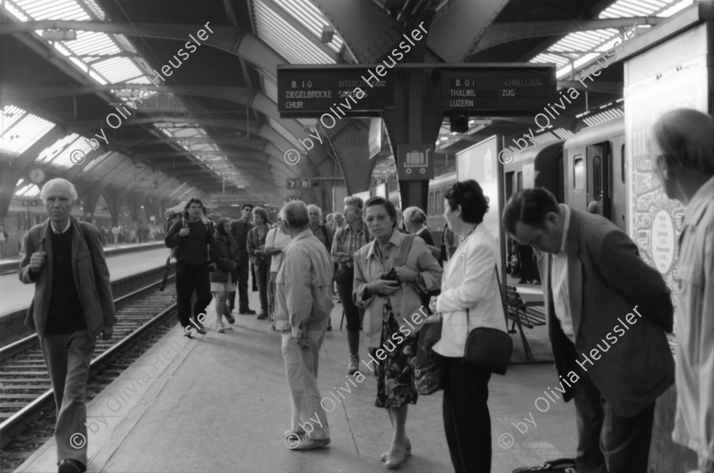Image of sheet 19890660 photo 12: Hauptbahnhof in Zürich, 1989.