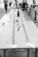 Image of sheet 19890680 photo 2: In Winterthur wird gegen den Abbruch der Helvetia demonstriert. In Zürich, an der Zweierstrasse fallen die Mauern. 'Aufhören' steht an der Bauwand. 
Türkische Kurden während Hungerstreik im Kanzlei Zentrum. Zürich 1989